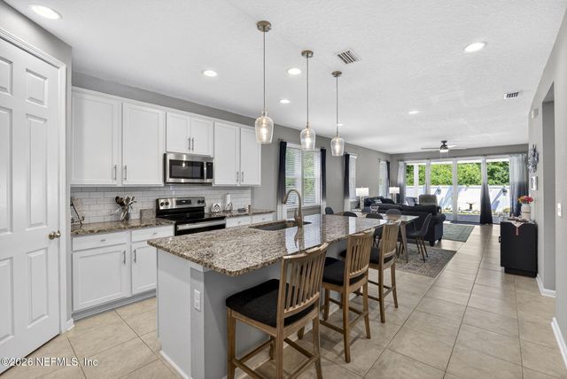 2305 LINCOLN SENDERO Trail, Jacksonville, FL 32218