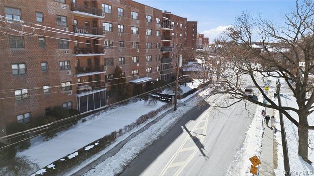 266 Pelham Road 4E, New Rochelle, NY 10805