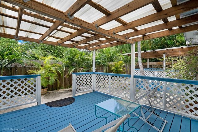 212 SW 1st Avenue, Hallandale Beach, FL 33009