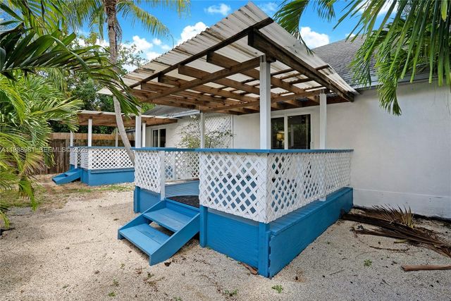 212 SW 1st Avenue, Hallandale Beach, FL 33009