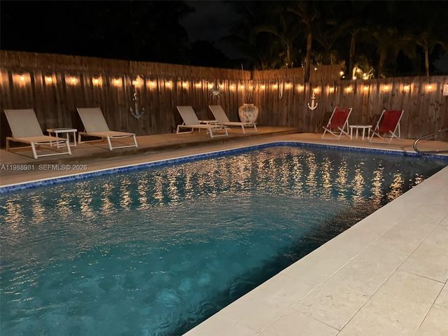 212 SW 1st Avenue, Hallandale Beach, FL 33009