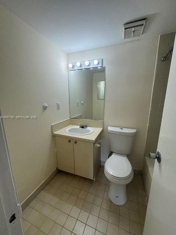 7030 NW 179th Street 104, Hialeah, FL 33015