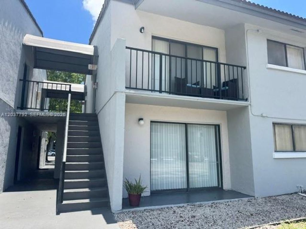7030 NW 179th Street 104, Hialeah, FL 33015