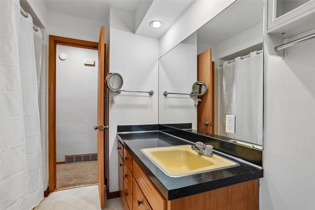 4106 43rd Street, Des Moines, IA 50310