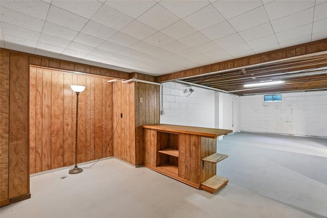 4106 43rd Street, Des Moines, IA 50310