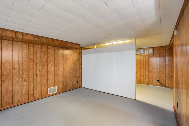 4106 43rd Street, Des Moines, IA 50310