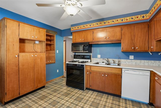 4106 43rd Street, Des Moines, IA 50310