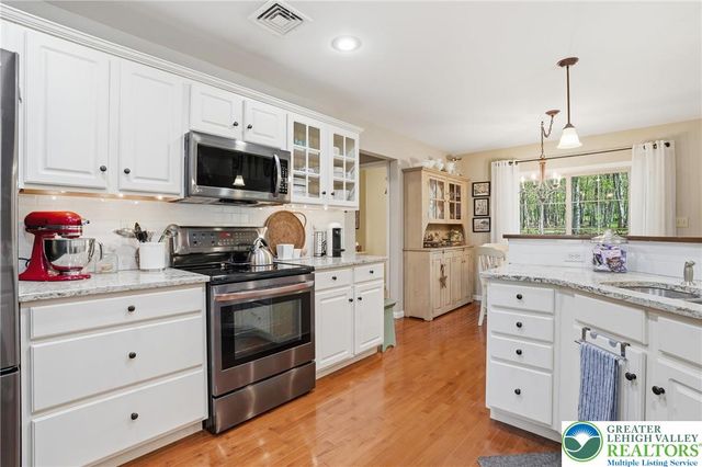 58 White Oak Drive, Penn Forest Twp, PA 18229