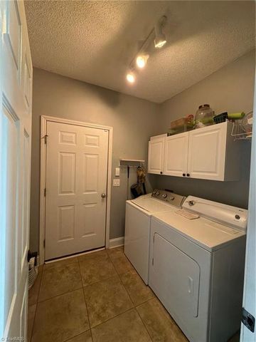 2145 Benwicke Drive, Pfafftown, NC 27040