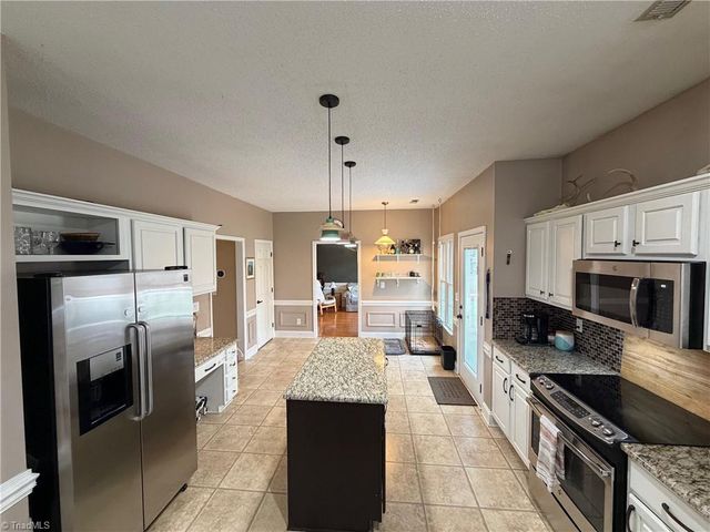 2145 Benwicke Drive, Pfafftown, NC 27040