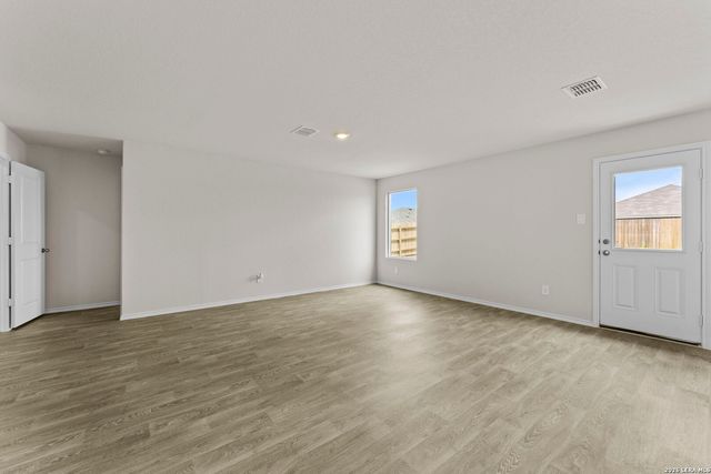 1014 Bold Run, Seguin, TX 78155