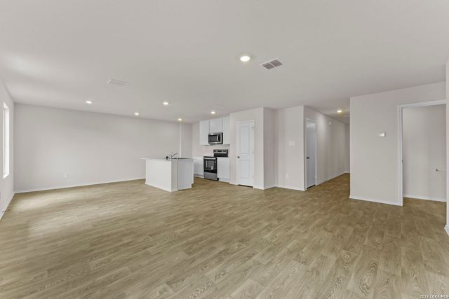 1014 Bold Run, Seguin, TX 78155