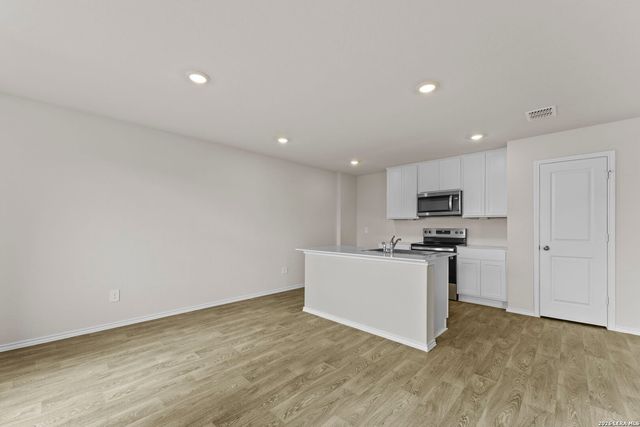 1014 Bold Run, Seguin, TX 78155