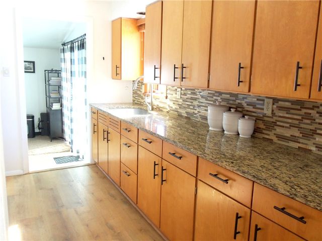 220 Franklin Farms Rd, N Franklin Twp, PA 15301