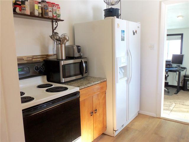 220 Franklin Farms Rd, N Franklin Twp, PA 15301