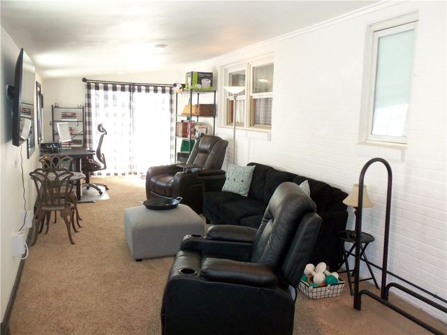 220 Franklin Farms Rd, N Franklin Twp, PA 15301