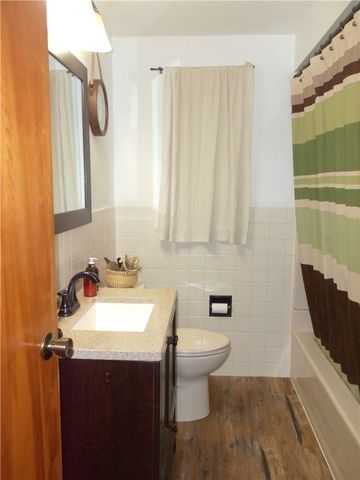 220 Franklin Farms Rd, N Franklin Twp, PA 15301