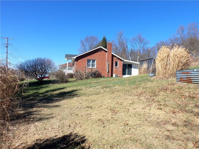 220 Franklin Farms Rd, N Franklin Twp, PA 15301