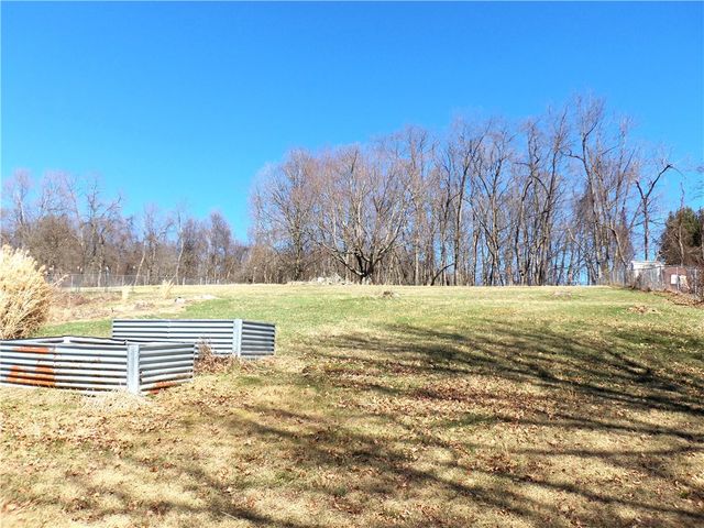 220 Franklin Farms Rd, N Franklin Twp, PA 15301