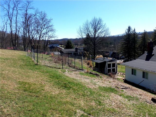220 Franklin Farms Rd, N Franklin Twp, PA 15301