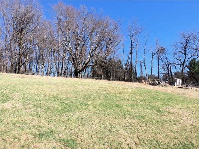 220 Franklin Farms Rd, N Franklin Twp, PA 15301