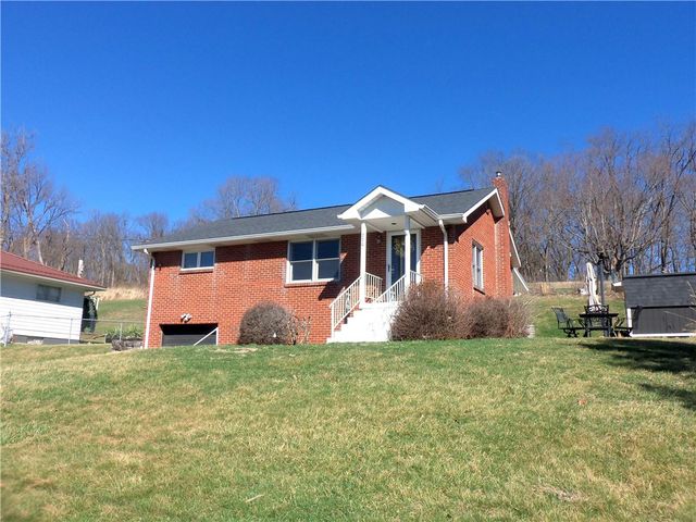 220 Franklin Farms Rd, N Franklin Twp, PA 15301