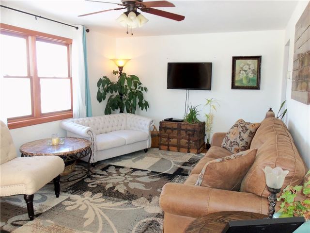 220 Franklin Farms Rd, N Franklin Twp, PA 15301