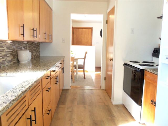 220 Franklin Farms Rd, N Franklin Twp, PA 15301