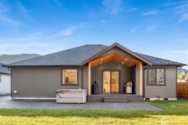 8228 Gold Run Drive, Maple Falls, WA 98266