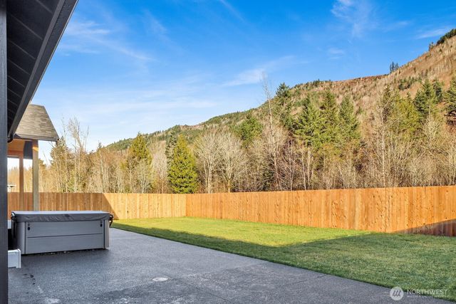 8228 Gold Run Drive, Maple Falls, WA 98266