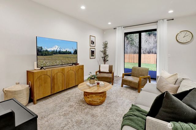 8228 Gold Run Drive, Maple Falls, WA 98266