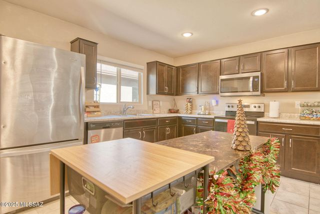 105 E Manor View Road, Tucson, AZ 85756