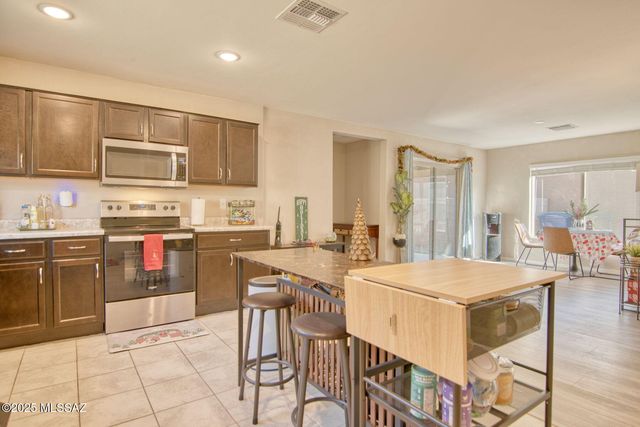 105 E Manor View Road, Tucson, AZ 85756