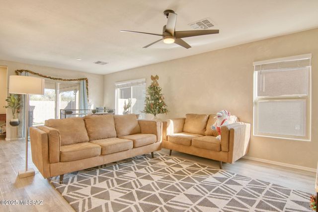 105 E Manor View Road, Tucson, AZ 85756