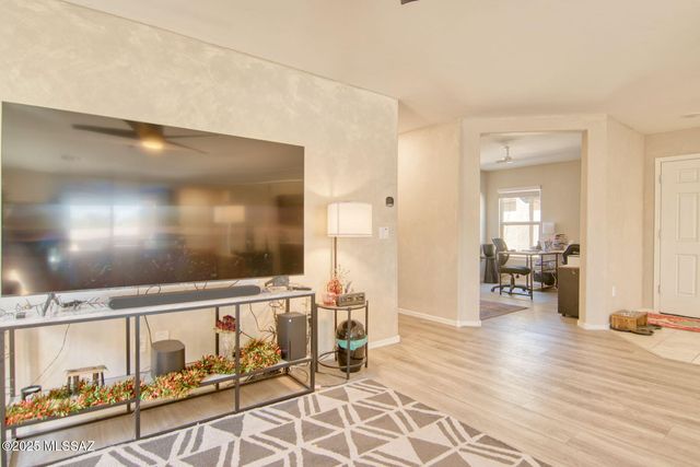 105 E Manor View Road, Tucson, AZ 85756