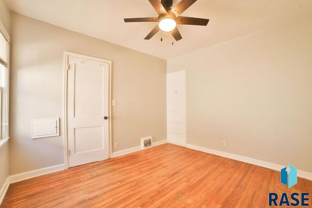 715 S West Ave Avenue, Sioux Falls, SD 57104