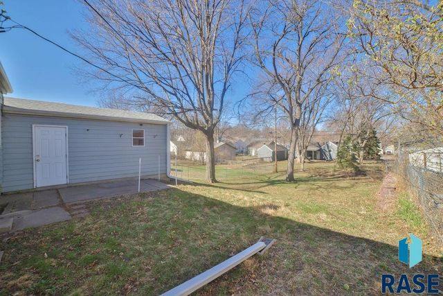 715 S West Ave Avenue, Sioux Falls, SD 57104