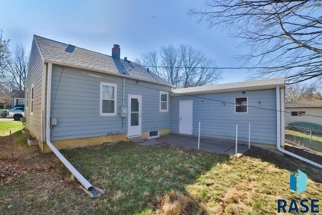 715 S West Ave Avenue, Sioux Falls, SD 57104