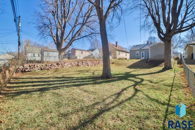 715 S West Ave Avenue, Sioux Falls, SD 57104