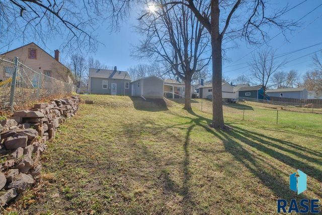 715 S West Ave Avenue, Sioux Falls, SD 57104