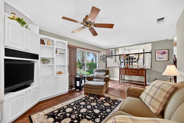 132 Rhoades Way, Folsom, CA 95630