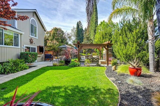 132 Rhoades Way, Folsom, CA 95630