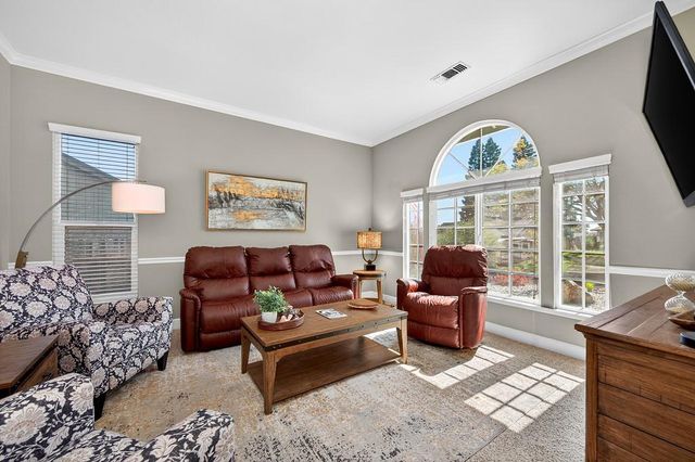 132 Rhoades Way, Folsom, CA 95630