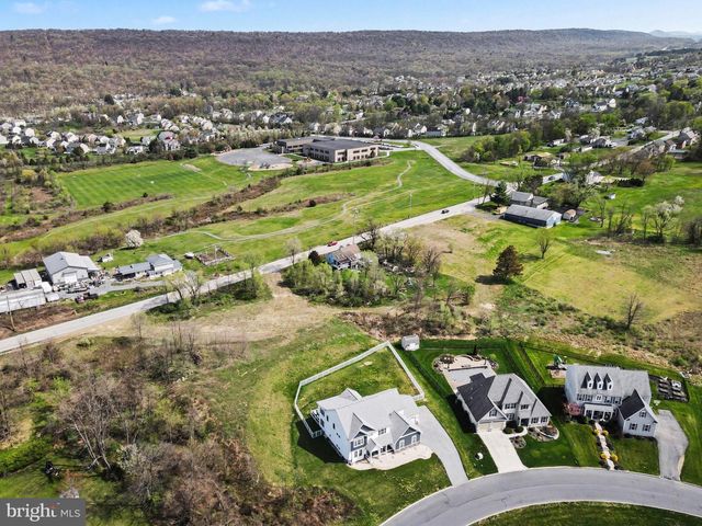 6390 PEREGRINE WAY, Mechanicsburg, PA 17050