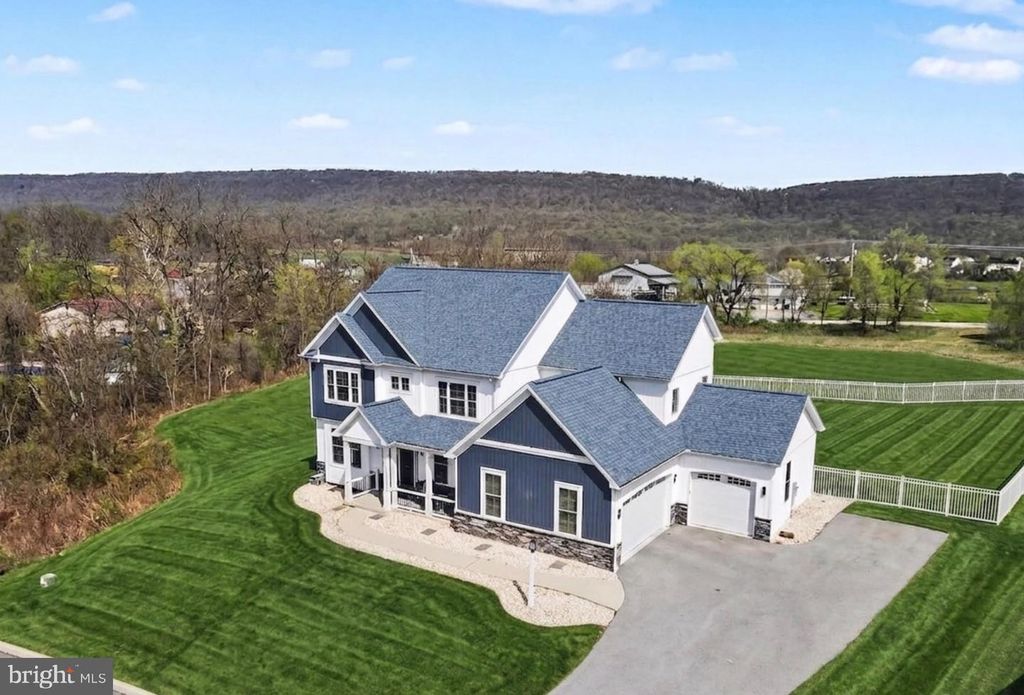 6390 PEREGRINE WAY, Mechanicsburg, PA 17050