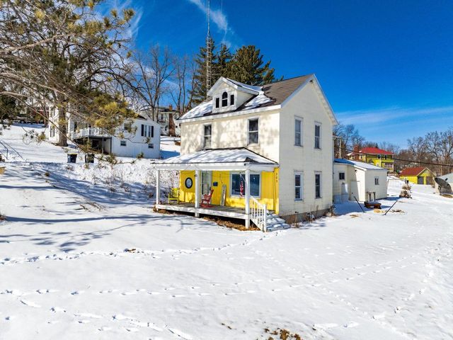 203 Franklin Street, Elroy, WI 53929