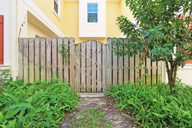 615 Dakota Drive, Jupiter, FL 33458
