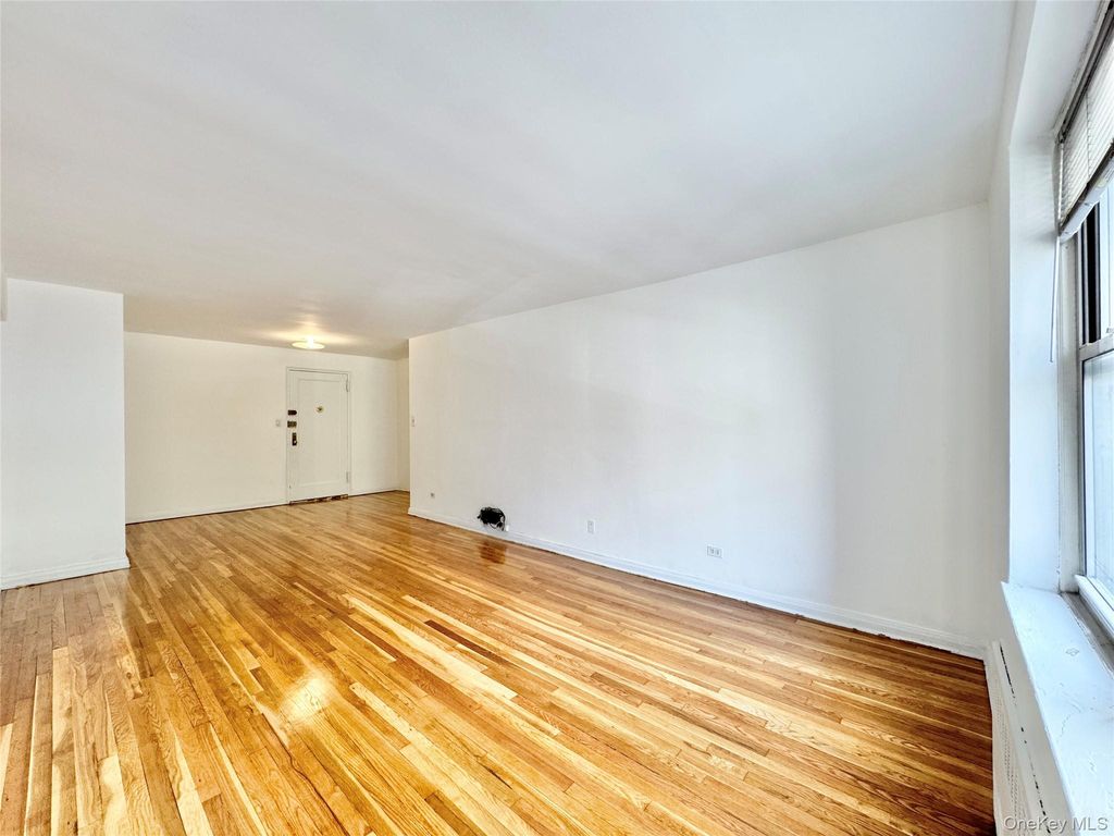 8337 Saint James Avenue Unit 3S, Elmhurst, NY 11373