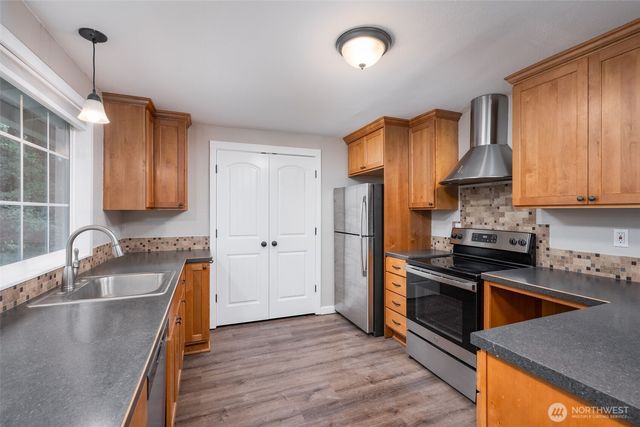 9538 Helen Avenue NE, Olympia, WA 98516