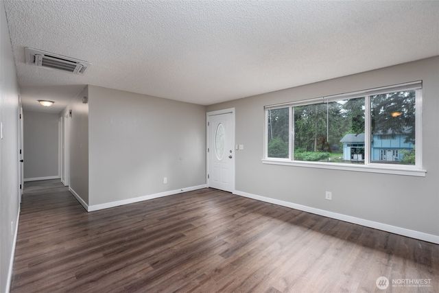 9538 Helen Avenue NE, Olympia, WA 98516